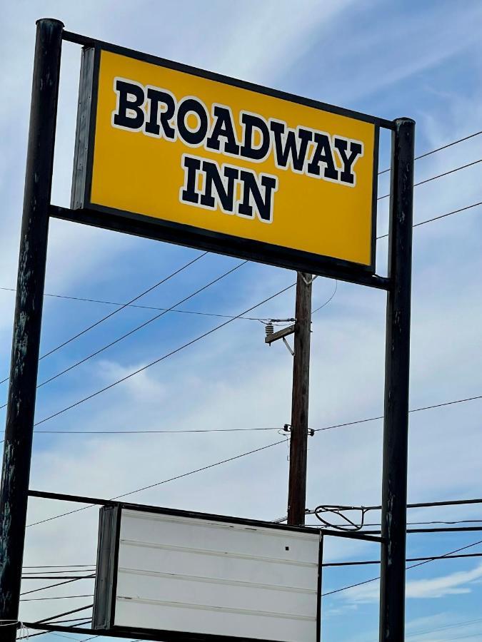 Broadway Inn Motel サンアントニオ エクステリア 写真