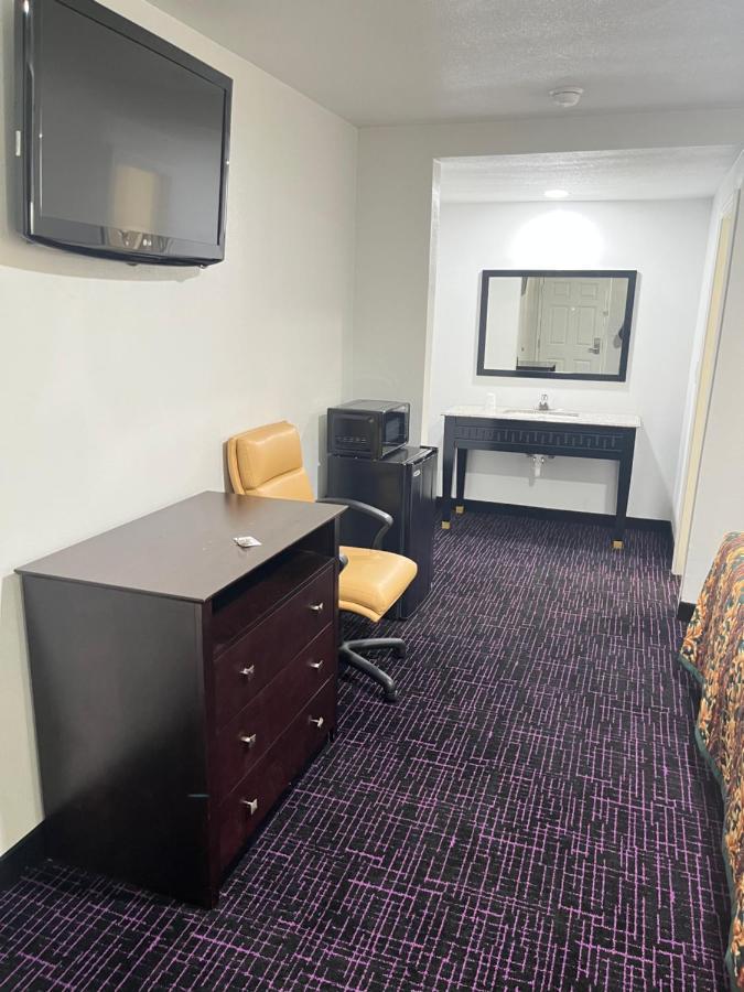 Broadway Inn Motel サンアントニオ エクステリア 写真